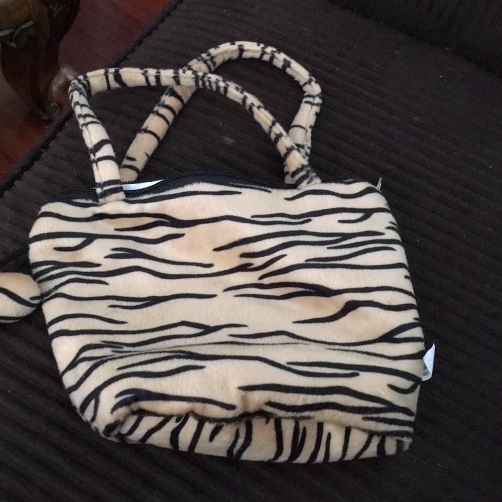 B1G1  Purse